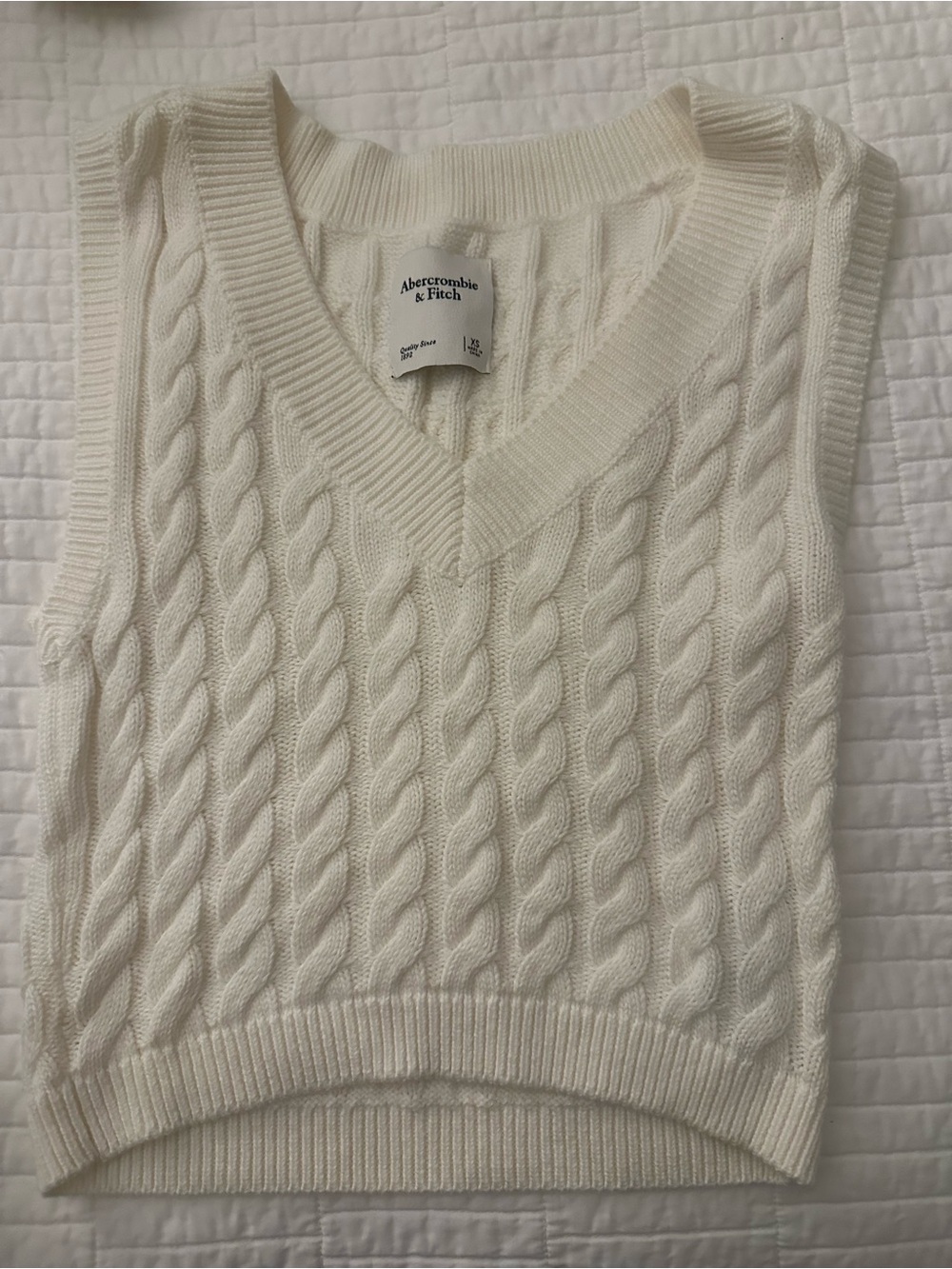 Abercrombie & Fitch Women's Cream Cable-Knit V-Neck Sweater Vest